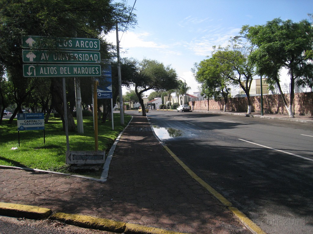 2011 Queretaro MX Half Marathon 275.JPG - The 2011 Queretaro Marathon on October 9. I was in town and was able to run the 21K, or 13.1 mile half marathon. The street just outside the Alamos House. This is part of the very nice running area.